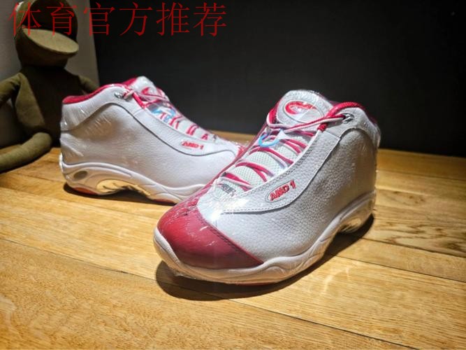 卡斯尔篮板反击一条龙 旋转上篮得手 卡斯尔篮板反击一条龙 旋转上篮得手